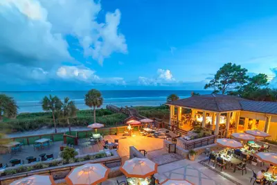 Image de Updated 2-story Villa, Sleeps 8 in the heart of Harbour Town