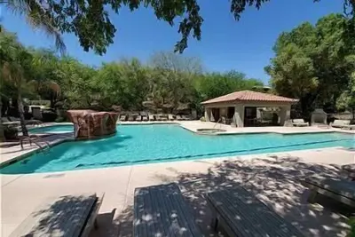 Image de The best of Tucson in this spacious condo in the heart of Ventana Canyon