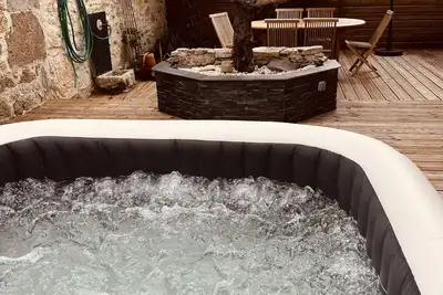 Image de Maison de charme avec spa et patio privé