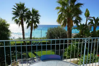 Image de Appartement Standing Front de Mer, Très Calme, Village Typique, 15min Sanremo