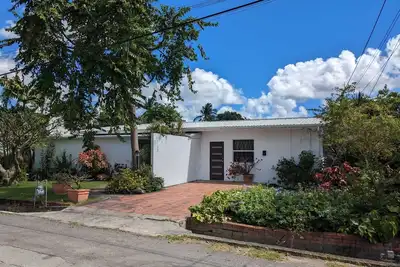 Image de Holiday apartment 7 minutes walk to the stunning south coast of Barbados.