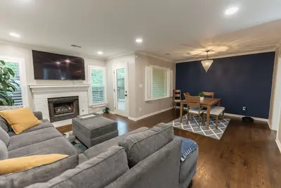 Image de Chic 3bed/3. 5bath home near the Battery with 2 Living Rooms! Pet friendly