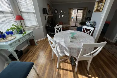 Pet friendly Chic Duplex near Ncsu\/ Centennial Campus