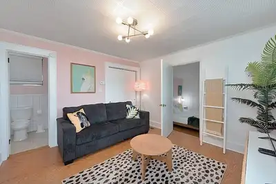 Image de Lake Hickory Trio 1 Br Pink Unit