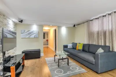 Image de Luxury condo 1 bedroom & 1 sofabed, sleeps 4 &  Hi-Speed Wifi