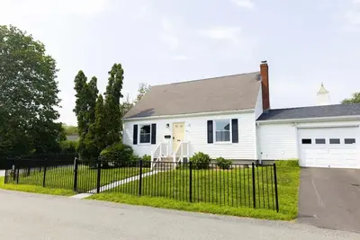 Image de Newly Renovated Home, 3 Br on Newport border (7 min to downtown)