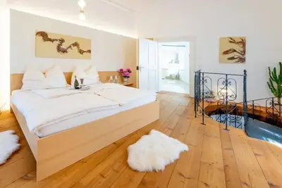 Image de Kaisersuite (54sqm) over 2 floors with seating area and WiFi