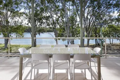 Image de Tranquil & Modern Riverside Getaway