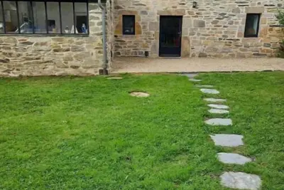 Image de Maison, calme avec cheminée.