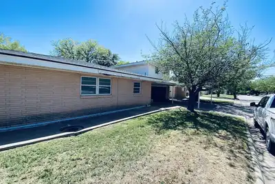 Image de Comfortable Acu/University Hills Home