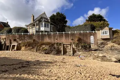 Image de Grande maison Bretone avec accès directe sur la plage de Saint-Sieuc à Lancieux