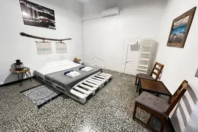 Image de House for 12 with 4 bedrooms and 3 bathrooms
