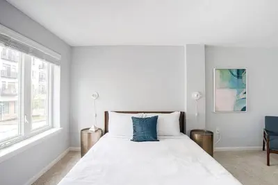 Image de CozySuites Indy Loft 2br Monument Circle