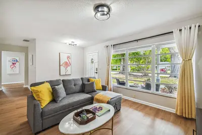 Image de Heated & Screened Pool House in Midtown Tampa