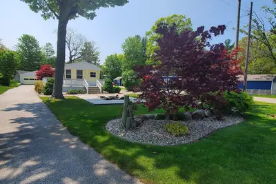 Image de Within walking distance to Silver Lake State Park.