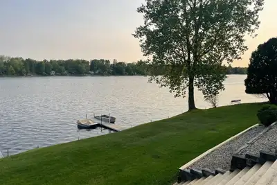 Image de On the Shores of Algonquin w/ Private Dock - Lower Level