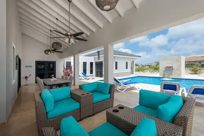 Casa dei Sogni, New Villa in quiet area, 5 minutes from the beach!