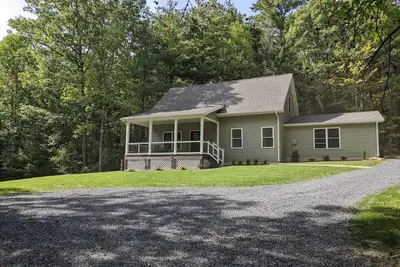 Image de Whispering Pines mountain home