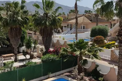 Image de Appartment Nähe Alicante mit Eigener Terrasse und Pool