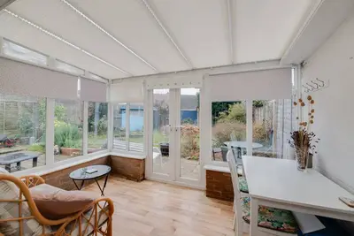 Image de Guest Bungalow Getaway in the Quaint and Historic seaside Village of Felpham