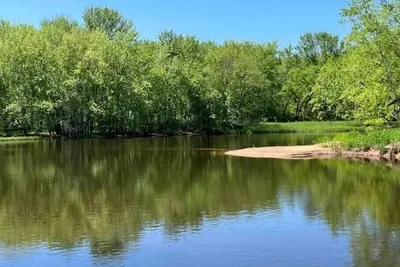 Image de River House on 4 acres! Bring the dog!