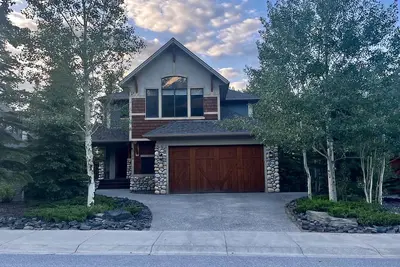 Image de Perfect mountain cosy home in Canmore