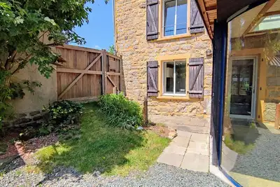 Image de Maison avec spa, au calme dans un grand jardin champĂŞtre