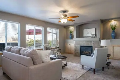 Image de Quiet Home, Fenced Yard, 2 Car Garage 3/2 #8716