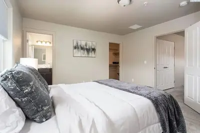 Image de New Townhouse! Private Yard & Garage 3/2. 5 #5750