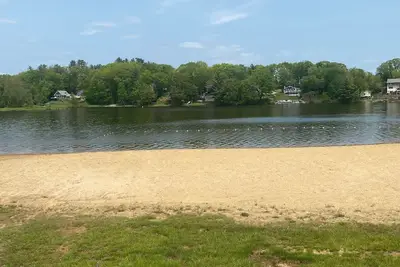 Image de Charming home in Locke Lake community with beach/pool/tennis/golf!