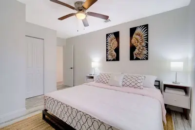 Image de Centrally Located Tampa Bayshore Home