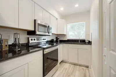 Image de Centrally Located Tampa Bayshore Home