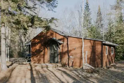 Image de Cabin Glory - Riverside Cabin in the Woods