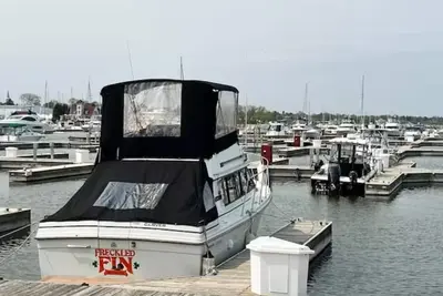 Image de Reef Point Marina - Vessel: \"Freckled Fin\" - East Dock 1, Slip 19