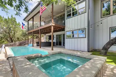 Image de Lake Travis House w/ Private Dock, Pool & Hot Tub!