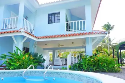 Image de Villa France water front