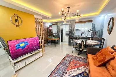 Image de Townhouse with a pool, arcade/gaming area and a massage chair!