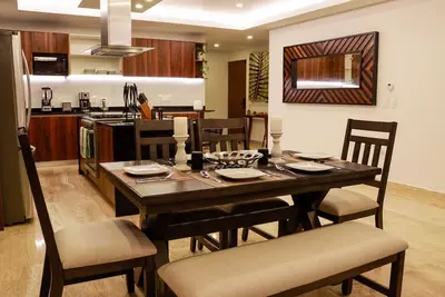 Image de Elegante depto con ubicación céntrica a unos minutos de zona hotelera.