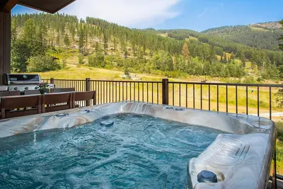 Image de Whitefish Luxury Chalet Private Hot Tub Sleeps 8