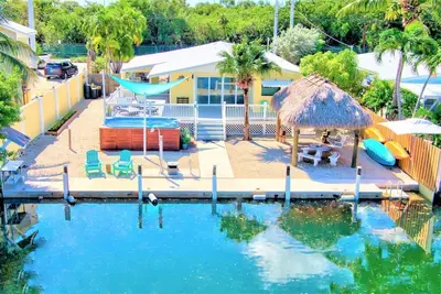 Image de Fl Keys Waterfront Heated Pool Home w/ 60 Feet of Dockage & Tiki Hut