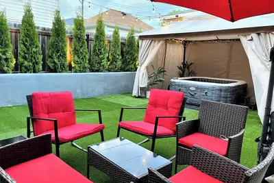 Image de Mayors Manor, Zen Garden Oasis | Central Chicago