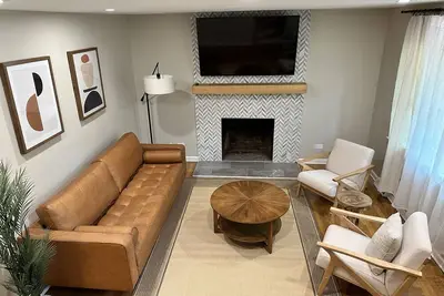Image de Cozy Home with Walking Distance to Scott Stadium