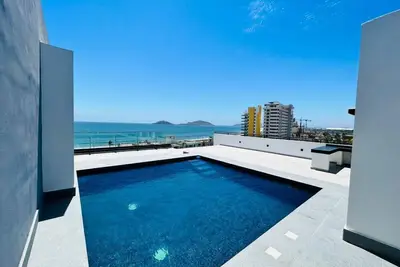Hermoso departamento moderno a 50 pasos de la playa!