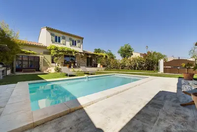 Villa Calisse, 6 personnes à Maillane