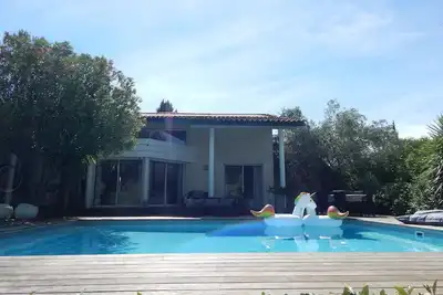 Image de Villa contemporaine avec piscine