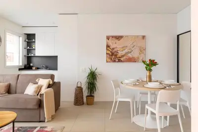 Exclusive brand new apartment with free parking space
