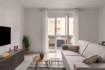 Beautiful new and modern apartment with parking
