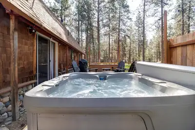 Image de Martingale Lodge Cozy 3 bdrm, 2 bath, Sisters Oregon, private hot tub, backyard