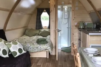 Image de Cosy Cabin in Heart of Cotswolds W/wood Fired hot tub