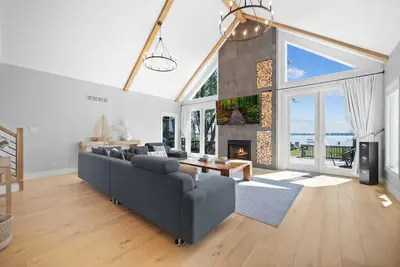 Image de Stunning Lakefront Home - Kayaks/Bikes/Pier+More